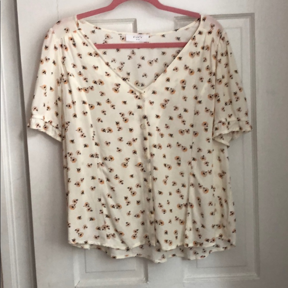 🌸flowery ruffle-sleeved blouse🌸